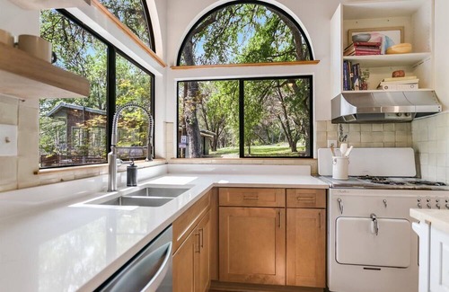 Wimberley Casa | Relaxing Hill Country Stay | Pool + Creekfront