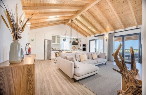 Rogil Apartamento | Cosy & Calm Rosemary Retreat in Rogil