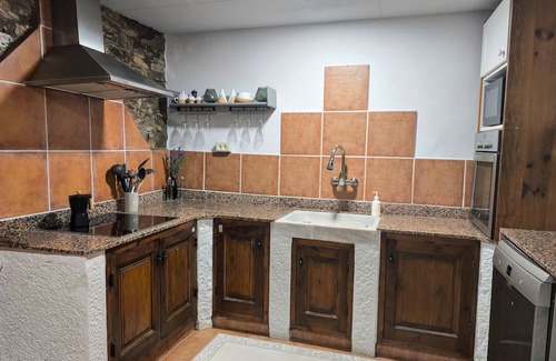 Sant Guim de la Plana Casa | Rural House 'La Rectoria De Vicfred' with Mountain Views, Wi-Fi and Air Conditioning