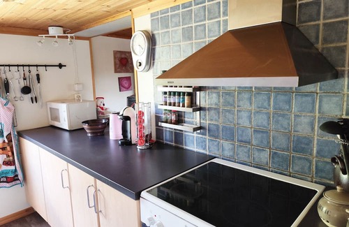 Vaderstad Chalet De Esquí | Charming red cottage in Väderstad – quiet country idyll near Tåkern | SE10024
