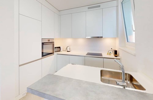 Lausanne Apartamento | Bright & Airy 1-Bedroom Apartment with 2 Bathrooms - Lausanne City Centre
