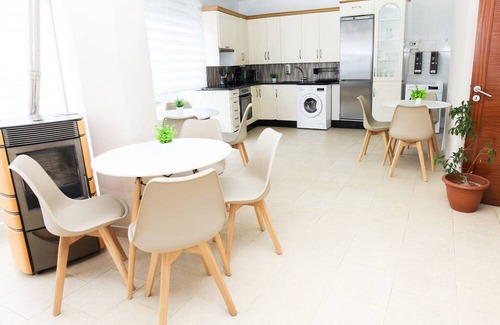 Fisterra Apartamento | Apartment-Apartment-Private Bathroom-Street View