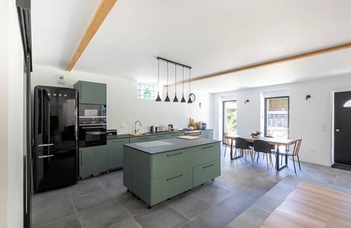 Ranton Cabaña | Stylish Troglodyte Home