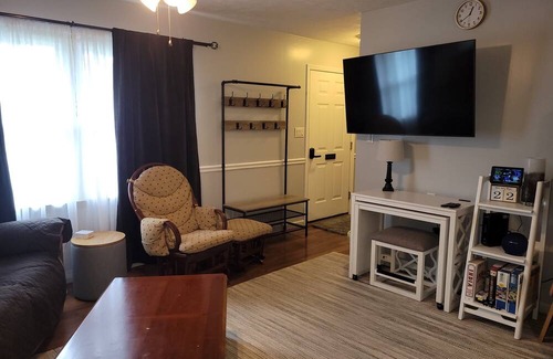 Princeton Casa | Convenient is an understatement! Closest to all the eateries, hotels & shopping!