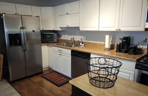 Princeton Casa | Convenient is an understatement! Closest to all the eateries, hotels & shopping!