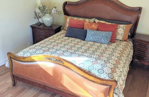 Salyer Otro | Relax & Recharge in a Spacious 7-Bedroom Rural Salyer House: Pool + Wifi