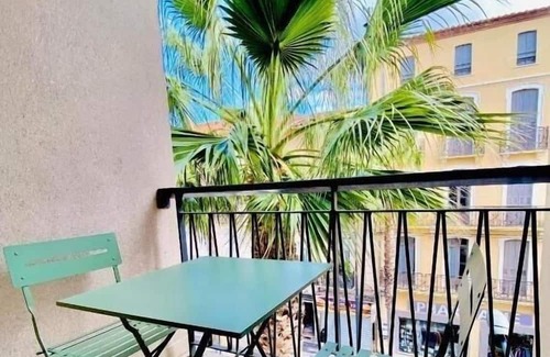 La Gare Apartamento | BEAUTIFUL APARTMENT NEAR CV, FULLY EQUIPPED FOR 4 PEOPLE, PARKING, ELEVATOR, BALCONY