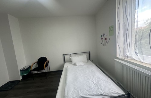Rangierbahnhof-Siedlung Cama Y Desayuno | single room with shared bathroom