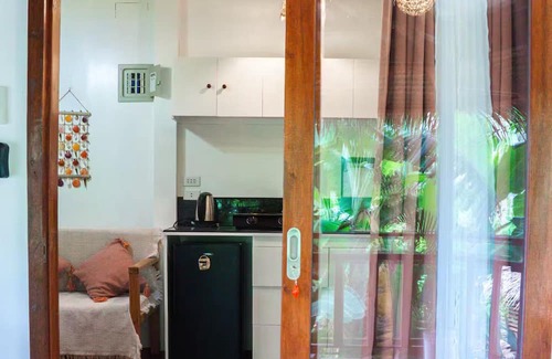 Catangnan Apartamento | The Garden Room - Comfy apartment with workspace