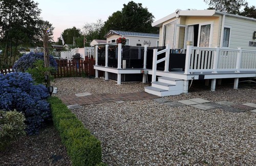 Tattershall Cabina | Meridian Tattershall Lakes Escape - Lakeside lodge with a fishing peg & HOT TUB