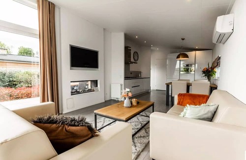 Gasthuis Villa | Ravenbosch Royaal - Bath, Fireplace & Cottage
