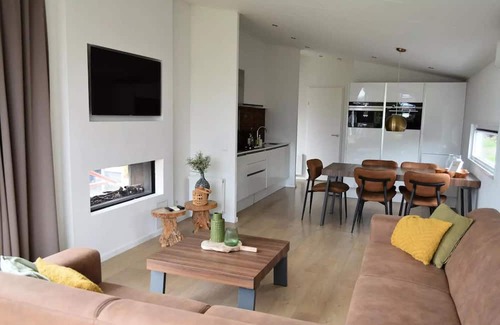 Gasthuis Villa | Ravenbosch Royaal - Whirlpool, Fireplace & Maisonette