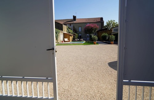 Barcelonne-du-Gers Casa | Maison bourgeoise 4bed swimming pool-jacuzzi indoor private parking