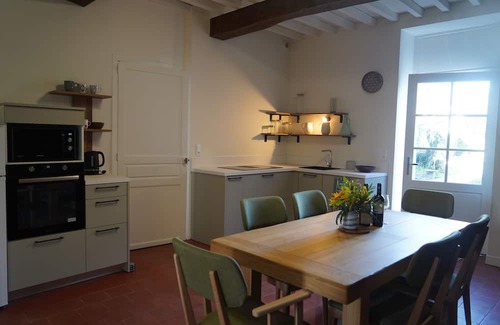 Barcelonne-du-Gers Casa | Maison bourgeoise 4bed swimming pool-jacuzzi indoor private parking