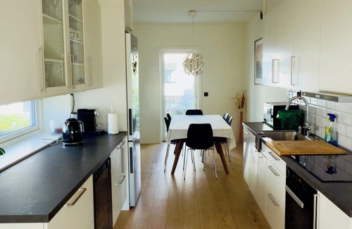 Fornebu Apartamento | Delightful 2-bedroom apartment next to sea at Fornebu