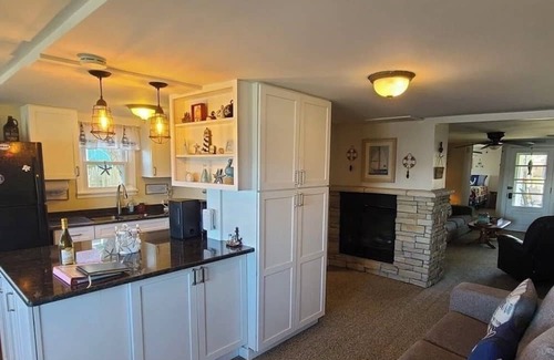Ashville Casa | Adorable lakefront 4-bedroom house with AC in Ashville on Chautauqua Lake