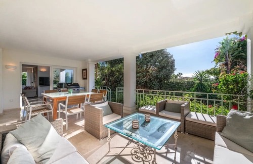 Urbanizacion Pinos Verdes Villa | Beach Villa Marbella close to beach in exclusive area beautiful garden & pool
