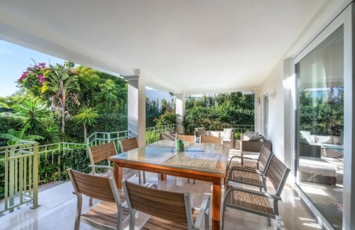 Urbanizacion Pinos Verdes Villa | Beach Villa Marbella close to beach in exclusive area beautiful garden & pool