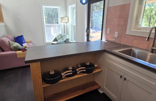 Canaan Heights Cabaña | Trailheads & Powder Days Await at Sundew Cottage
