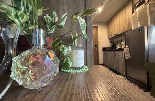 Pasay Condominio | Levi & Moon's Home with pool