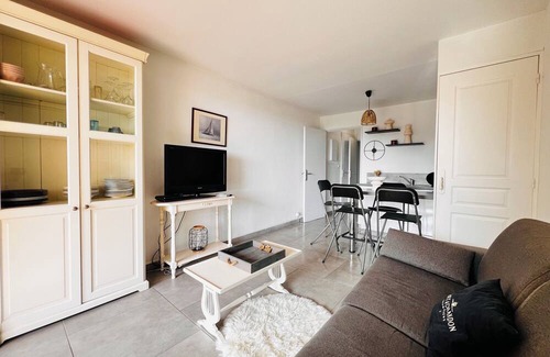 Plage de la Garonnette Apartamento | Vrbo Property