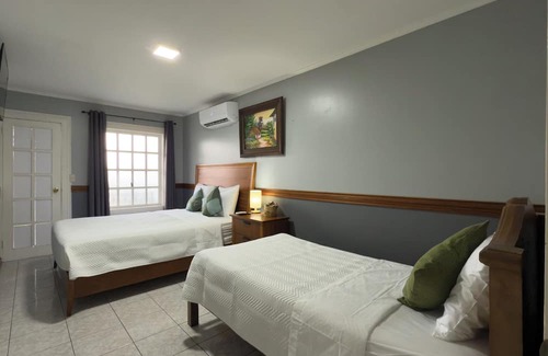 Agonia Cama Y Desayuno | Tranquil bed & breakfast with AC in Alajuela. Near International Airport, 15 min