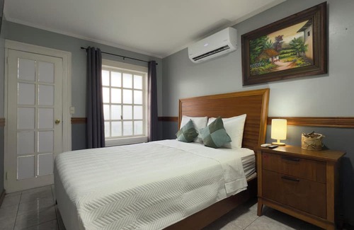 Agonia Cama Y Desayuno | Tranquil bed & breakfast with AC in Alajuela. Near International Airport, 15 min
