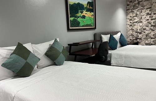 Agonia Cama Y Desayuno | Great expeirence bed & breakfast with AC in down town Alajuela