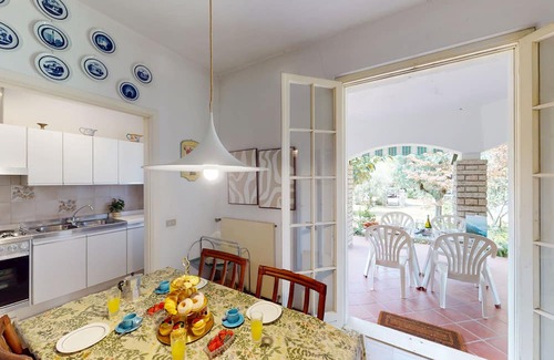 Colombare Villa | Valentine's Lakeside Villa by Bookinggardalake