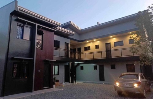 Lucena Apartamento | Double/deluxefamily room Casakarina-Lucena City