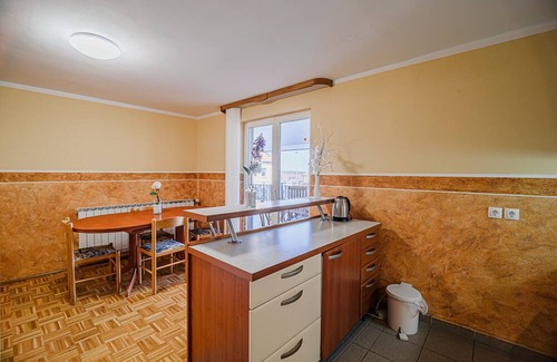 Trnovska Apartamento | Comfortable Apartment with Terrace at Siva Čaplja