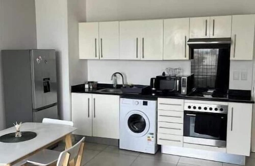 Windhoek Central Apartamento | DMN City Junction Apartment