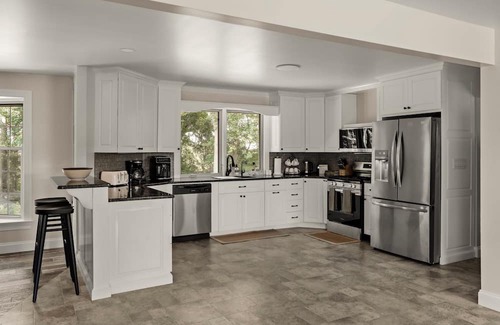 New Holland Casa | This house is a 5 bedroom(s), 3 bathrooms, located in New Holland, PA.