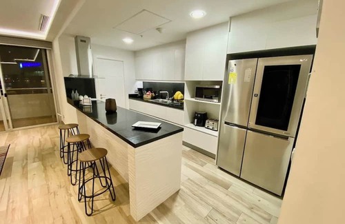 Kennedy Apartamento | Luxury Exclusive Loft @ Santana Lofts
