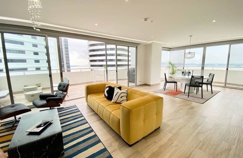 Kennedy Apartamento | Luxury Exclusive Loft @ Santana Lofts