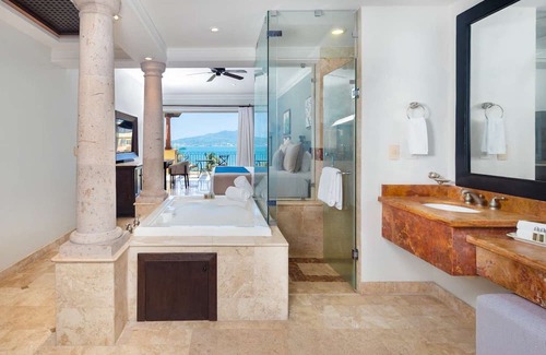 Flamingos Complejo | PENTHOUSE-Stunning ocean views! 3-Master Bdrms, 4 Baths, Huge Patio, BBQ & SPA