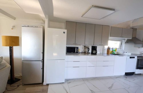 Molnlycke Apartamento | 8 Beds Workers Dream Home - Free Parking - Wifi