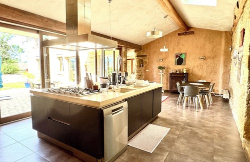 Le Bois-d'Oingt Casa | Exceptional large Beaujolais house with swimming pool