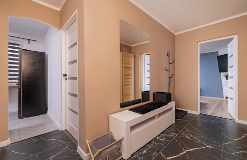 Katowice Apartamento | Ossowskiego 28 Katowice | Blue and Green Apartment with Balcony