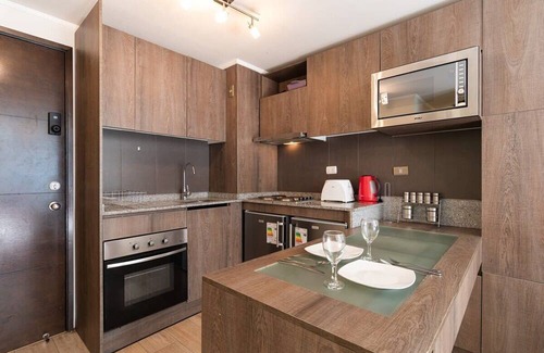 Downtown Santiago Apartamento | Urban Red 2BR W/Wifi, Tv, Pool & Gym