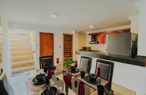 Manga Casa | 7 Bedroom Gorgeous Vacation - Close to Walled City