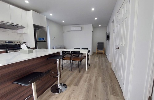 McMasterville Apartamento | Spacious 2BR Apartment · Furnished · 31+ Nights