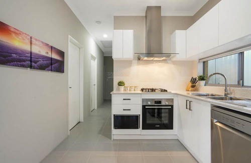 Balga Casa | Culloton Comfort – Spacious 3BR Home Near Shops & Parks​