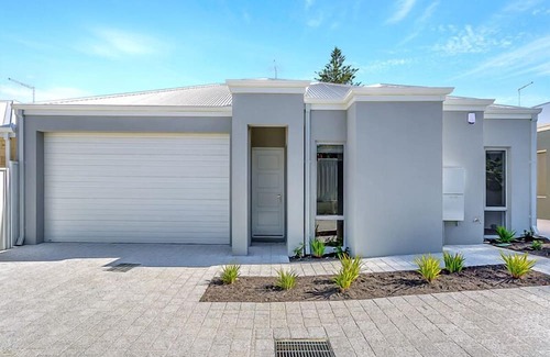Balga Casa | Culloton Retreat – Bright 3BR Home Near Shops, Parks & Beaches