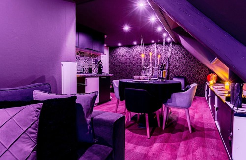 Niederbronn-les-Bains Apartamento | Love Room Alsace "L'Escale du Désir" – 45 Minutes from Strasbourg