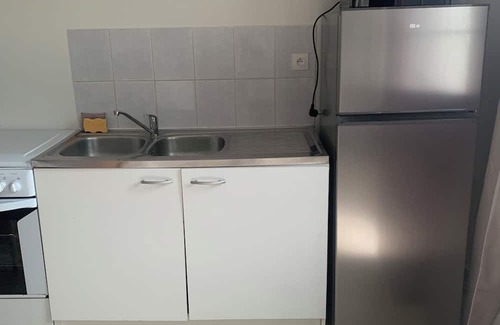 Saint-Georges-du-Rosay Apartamento | Apartment in the countryside 30mn from the 24h of Le Mans