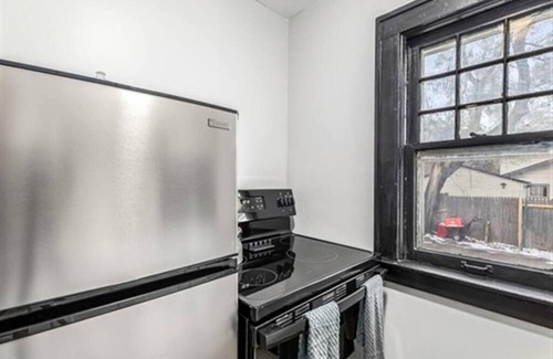 Hazel Park Apartamento | New! Contemporary 1BR Haven, Private & Pristine
