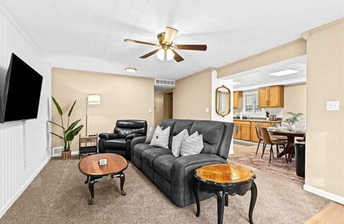 Hazel Park Casa | Clean & Cozy 3BR Home| Friendly City of Hazel Par