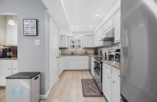 Briarforest Casa | Spacious House near Chinatown & City Centre Houston