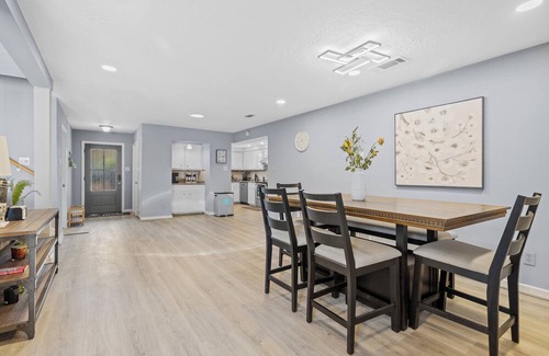Briarforest Casa | Spacious House near Chinatown & City Centre Houston